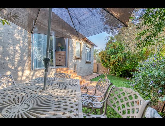 2 BEDROOM TOWNHOUSE FOR SALE IN HONEYDEW MANOR